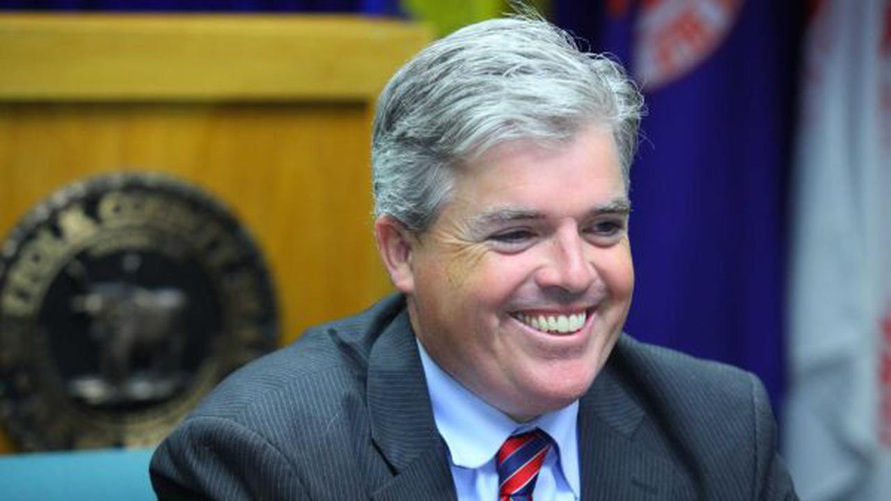 Kepergok Follow Akun Bintang Porno, Politikus Salahkan Hacker