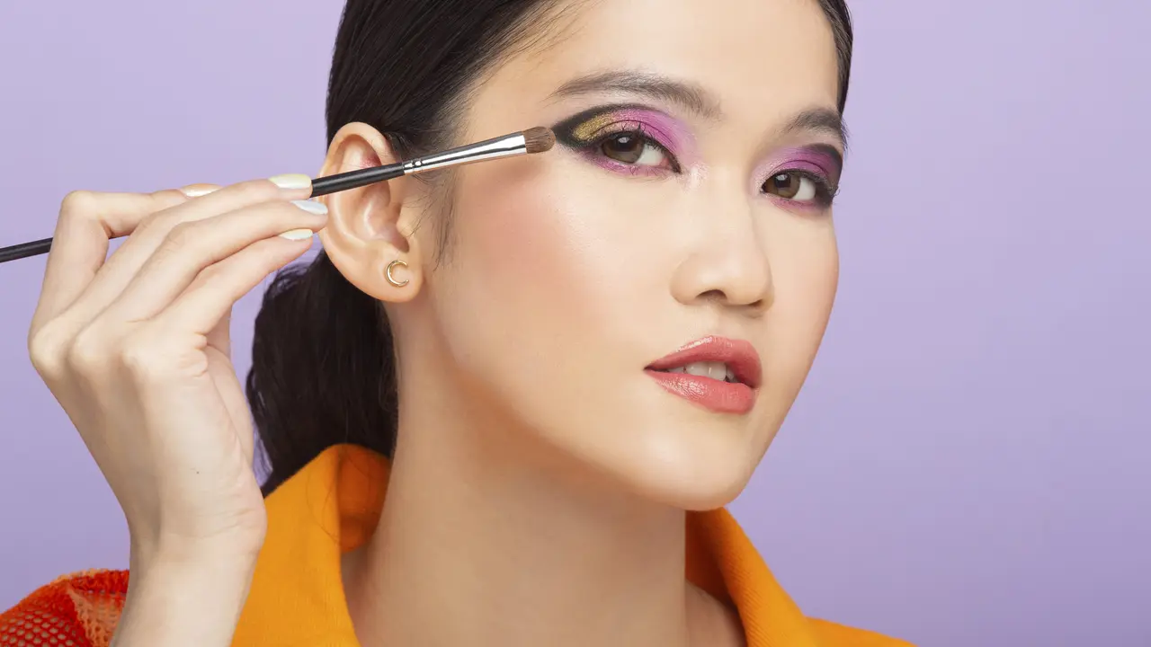 Nostalgia Manisnya Permen Jelly Lewat Koleksi Palet Eyeshadow Bernuansa Festive