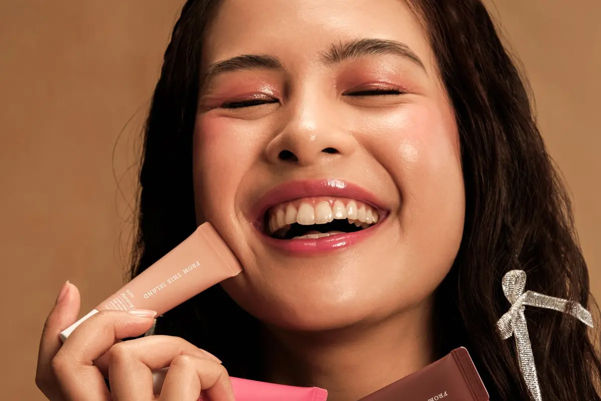 Maudy Ayunda Rilis 4 Shade Lip Butter Balm, Dukung Project Reforestasi di Kalimantan