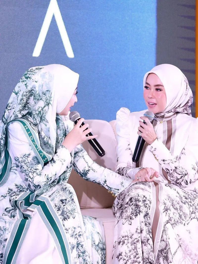 Suasana gelar wicara Hida Hasan dengan Anissa Trihapsari dengan topik "Kembali Ke Banua" di Banjarmasin, November 2022. (Foto: Dok. Koleksi HidaHasan Indonesia)