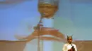 Bupati Banyuwangi, A Azwar Anas secara resmi membuka Internasional Tour De Banyuwangi Ijen, (15/10/2014). (Liputan6.com/Helmi Fithriansyah)