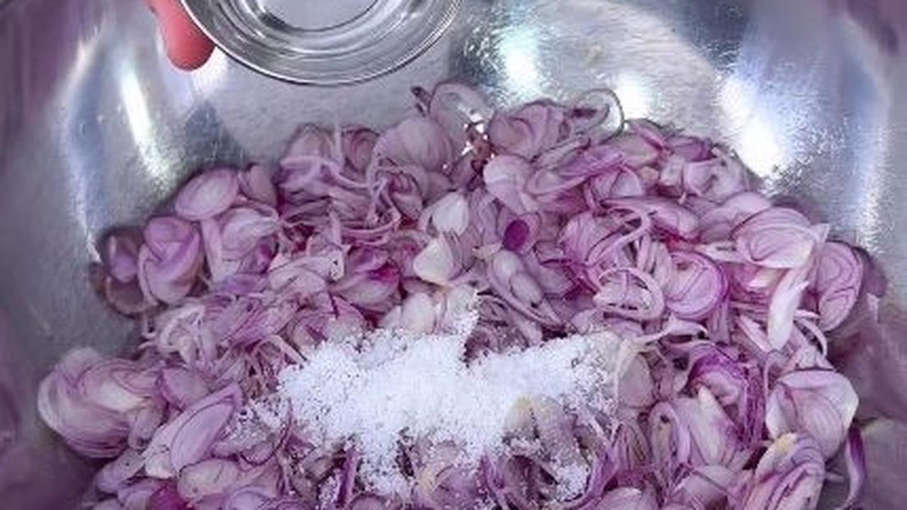 Campur Bawang Merah dengan Garam dan Cuka