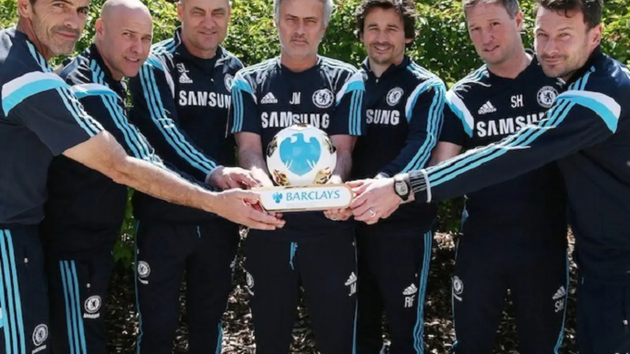Dapat Penghargaan, Mourinho: Saya Seperti Lapisan Gula di Kue (ud