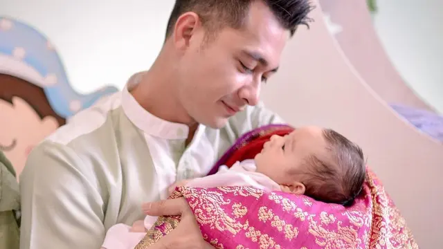 Eza Gionino gelar aqiqah untuk anak bungsunya (Instagram/ezagi/ma_coritha)