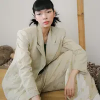 Busana: Oemah Etnik // Makeup: Laura Mercier // Hair: Shisheido Professional // Model: Nicole from Studio47. [Foto: Daniel Kampua/ Fimela.dok]