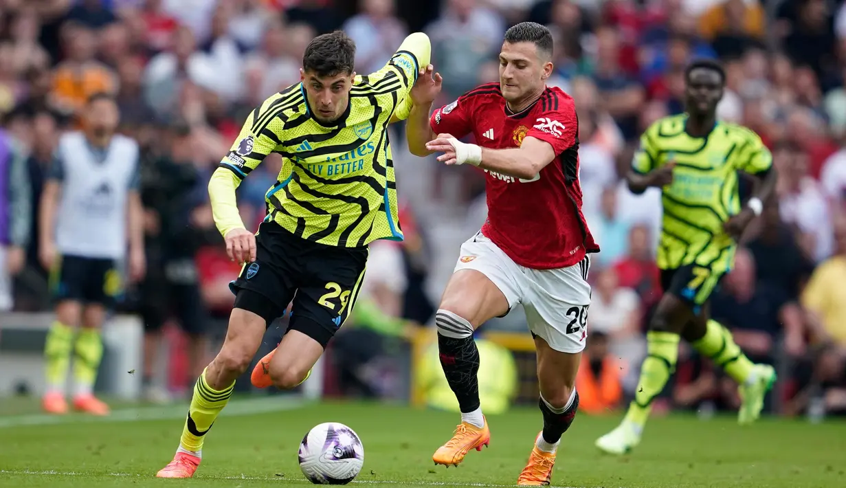 Arsenal unggul lewat sontekan Leandro Trossard pada menit ke-20. (AP Photo/Dave Thompson)