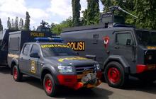 Buruh demo, barracuda dan water canon siaga di depan Istana
