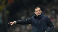 7. Massimiliano Allegri - Mulai dikenal saat menukangi AC Milan. Kepindahannya ke Juventus membuat namanya kian melambung usai berhasil membawa Juventus mendominasi Liga Italia Serie sejak kepelatihannya. (AFP/fabrice Coffrini)