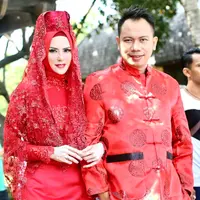 Pasangan Vicky Prasetyo dan Angel Lelga resmi menikah sejak Jumat (9/2/2018). Keesokan harinya pasangan ini menggelar pesta mewah di kawasan Ancol, Jakarta Utara. (Instagram/vickyprasetyo777)