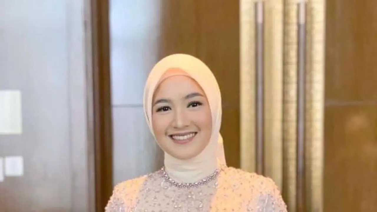 8 Inspirasi Kebaya Hijab untuk Wisuda-Kondangan dari Lesti Kejora hingga Atalia Praratya