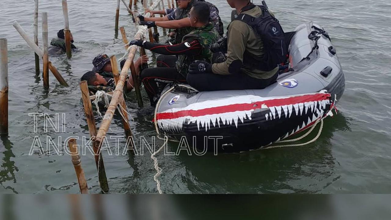 Perintah Kasal, Pasukan TNI AL Dibantu Nelayan Makin Getol Obrak Abrik Pagar Laut Misterius