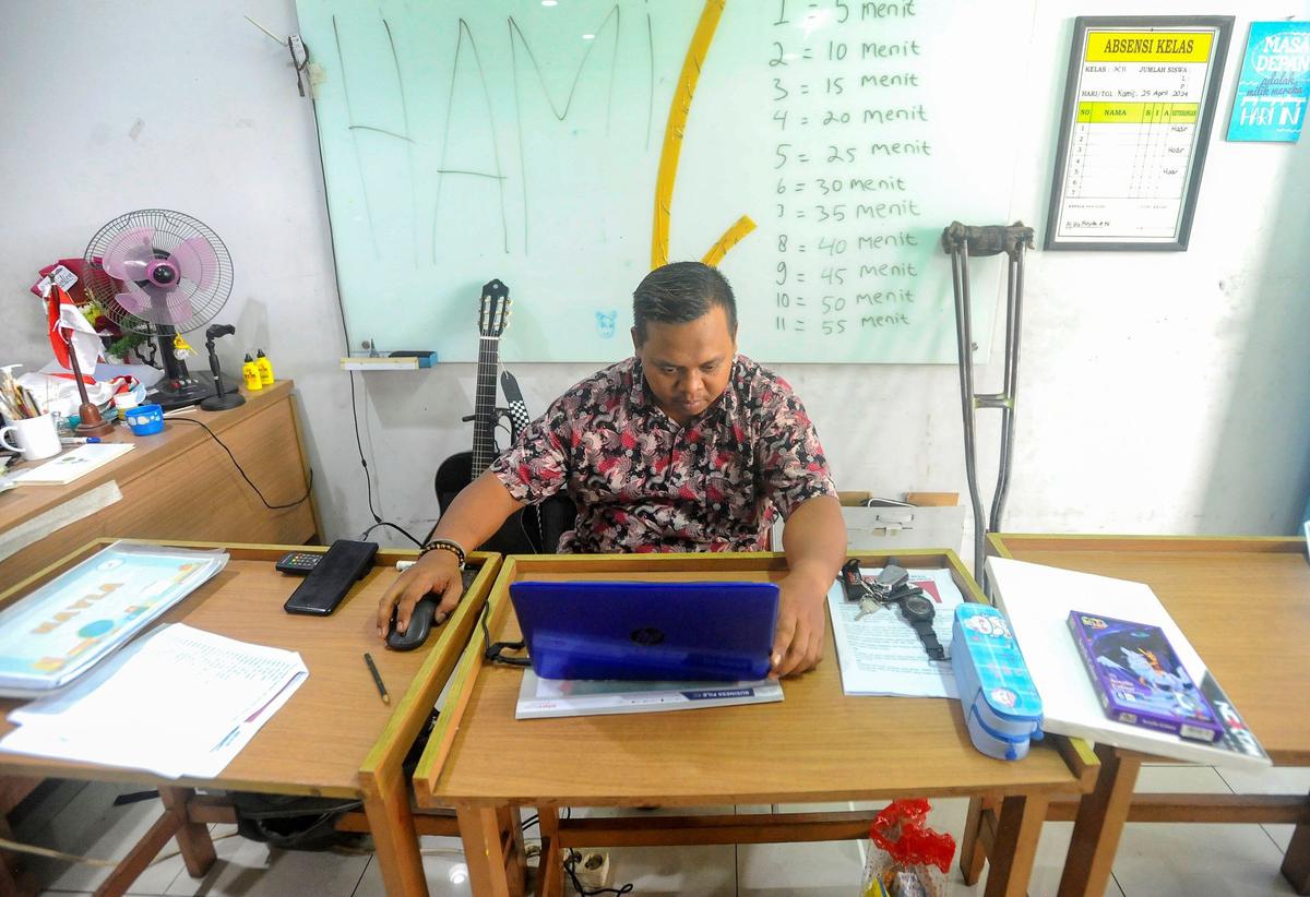Semangat Guru Difabel di YPAC