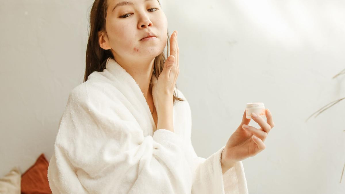Mengenal Azelaic Acid, Kandungan yang Bantu Atasi Jerawat dan Kemerahan