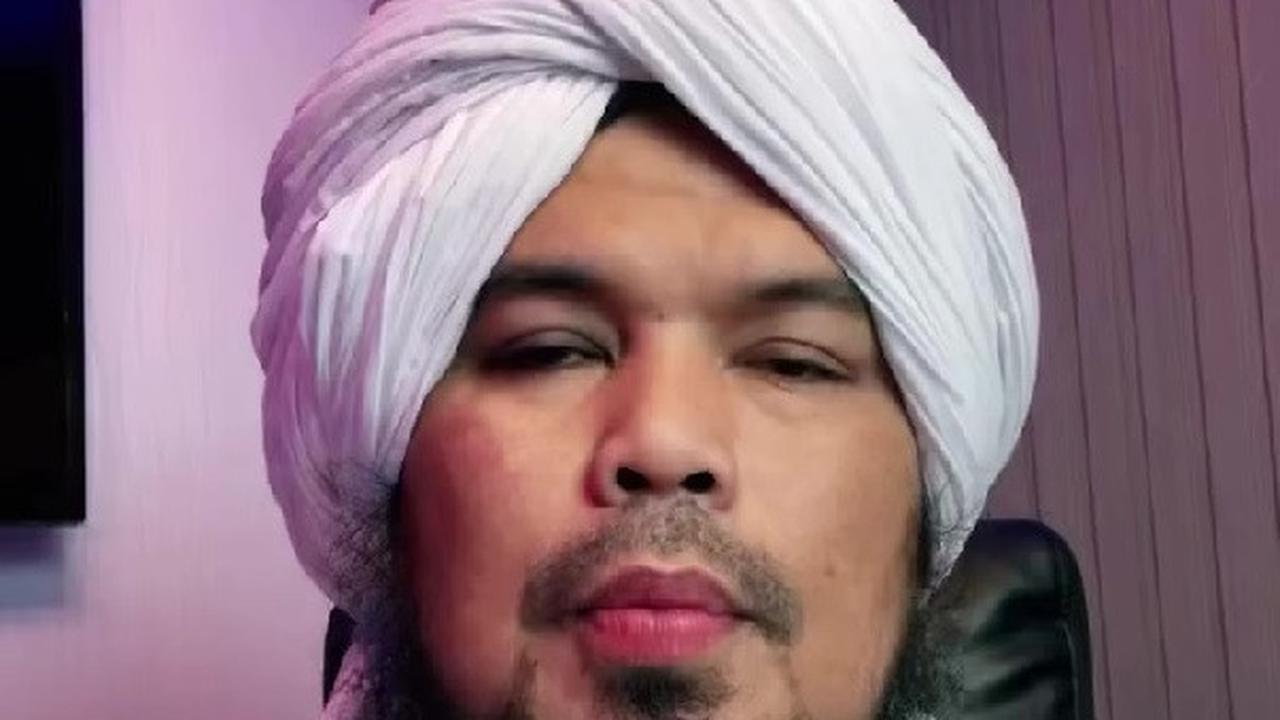 Profil Ustaz Derry Sulaiman yang Jadi Pendamping dr Richard Lee dan Bobon Santoso saat Mualaf