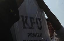 Tetap Ikut Rapat Meski Masuk Rumah Sakit, Aksi Anggota KPPS Ini Bikin Salut