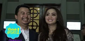 Vega Darwanti memiliki suami yang dingin dan tidak terlalu romantis. Lalu seperti apa sih cara mereka memuji satu sama lain? 