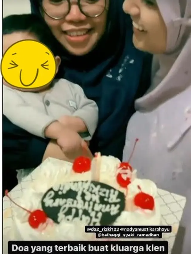 6 Momen Anniversary Pernikahan Rizki D'Academy dan Nadya Mustika Rahayu, Mesra