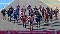 Pembalap MotoGP 2020 berpose bersama sebelum lomba MotoGP Jerez 2020. (JAVIER SORIANO / AFP)