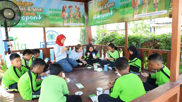 BRI Ajak Siswa SD Belajar Hidroponik di BRINita Padukuhan Mrican