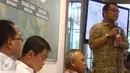 Menteri Komunikasi dan Informatika Rudiantara menyampaikan pendapatnya dalam diskusi media di Jakarta, Minggu (5/3). Diskusi tersebut bertema Visi Indonesia Sentris, Pemerataan di Papua. (Liputan6.com/Helmi Afandi)