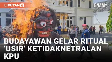 Budayawan Jogja Bakar Ogoh-ogoh di Kantor KPU DIY untuk Tuntut Kenetralan di Pemilu 2024