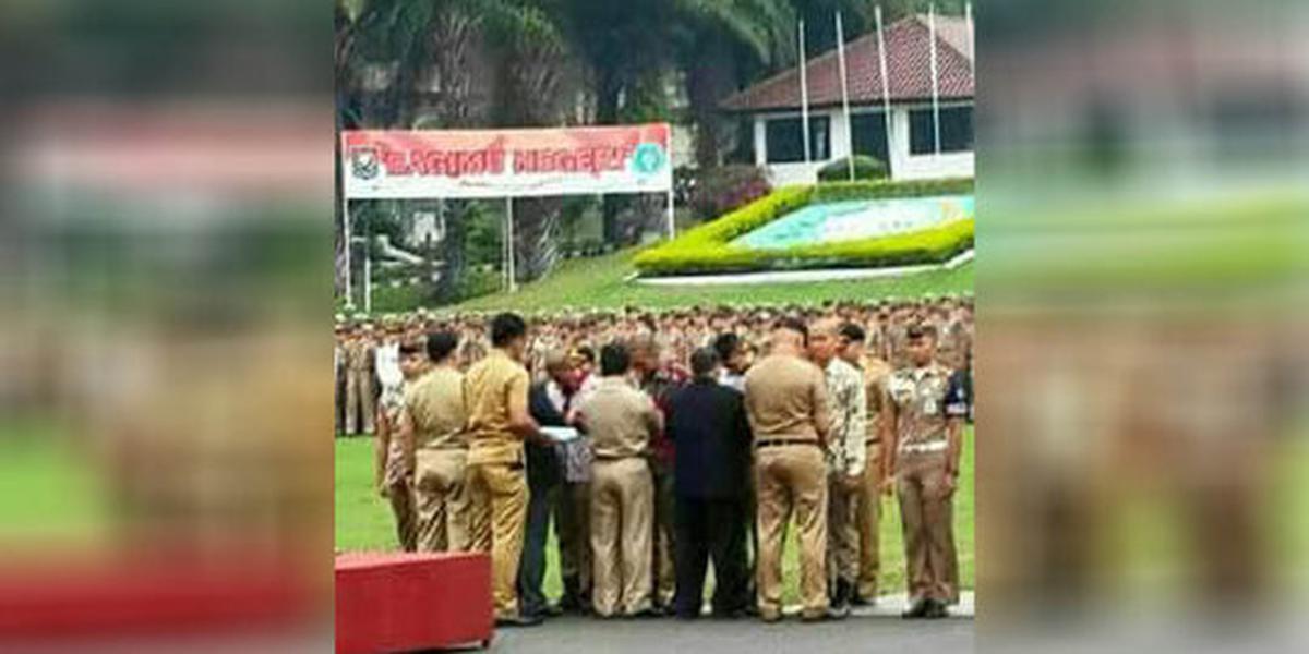 Adu jotos sampai siram air keras