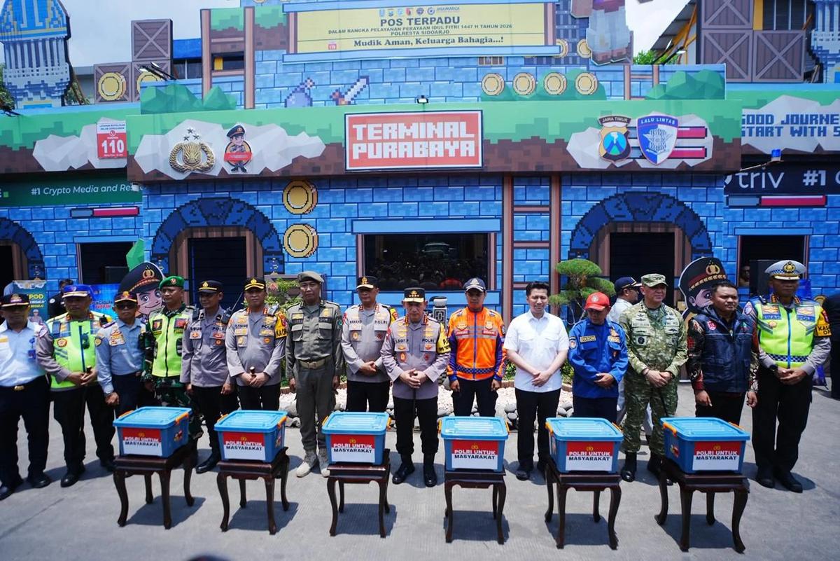 Tinjau Terminal Purabaya, Kapolri ke Sopir Bus: Hati-Hati dan Jaga Keselamatan Pemudik
