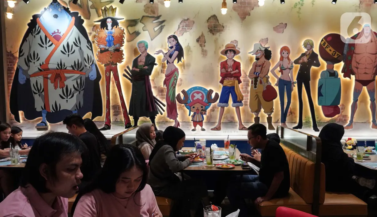 Pengunjung bisa menikmati menu khas yang terinspirasi karakter anime One Piece. (Liputan6.com/Angga Yuniar)