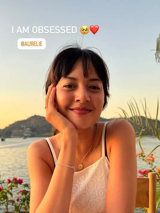 Tentu saja Aurelie harus meluangkan waktunya untuk kekasih di sela aktivitas syuting. Sama halnya Tyler Bigenho seorang chiropractor yang harus memenuhi jadwal bertemu pasiennya. (Liputan6.com/IG/@drtylerbigenho)
