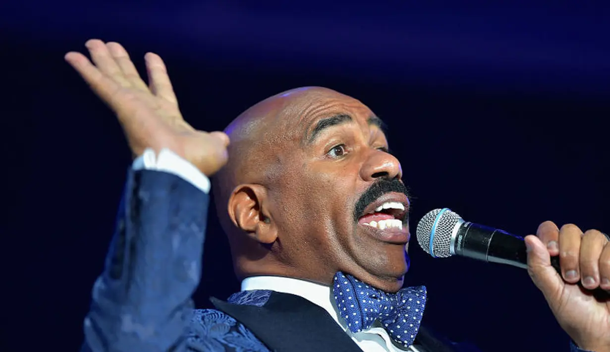 Steve Harvey menjadi   gelandangan usai bercerai dengan   istrinya. Ia pun jatih miskin   dan tak punya tempat pulang   maupun pekerjaan. (theroot.com)