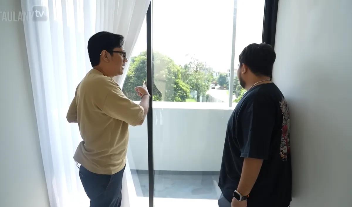 Kepada Andre Taulany, Rigen menyebut jika dirinya baru merenovasi rumahnya. Ada beberapa bagian yang diubah.