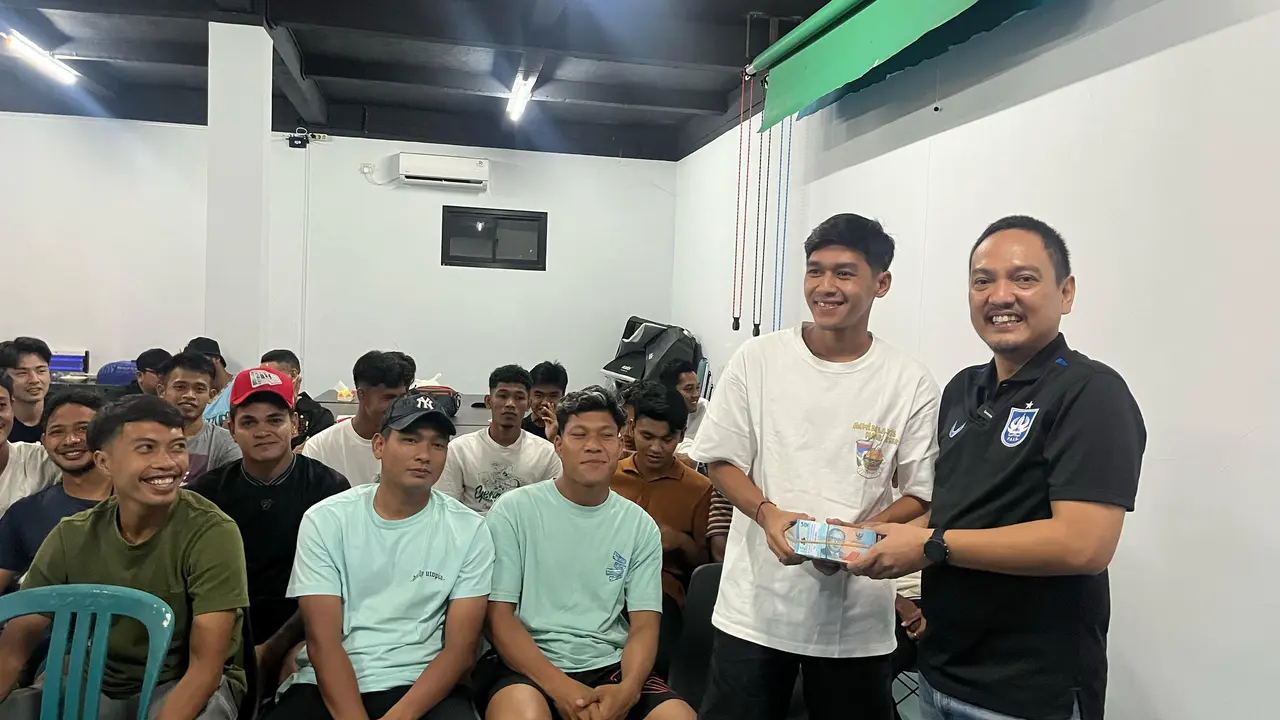 Chief Executive Officer (CEO) PSIS Semarang, Yoyok Sukawi (Kanan)