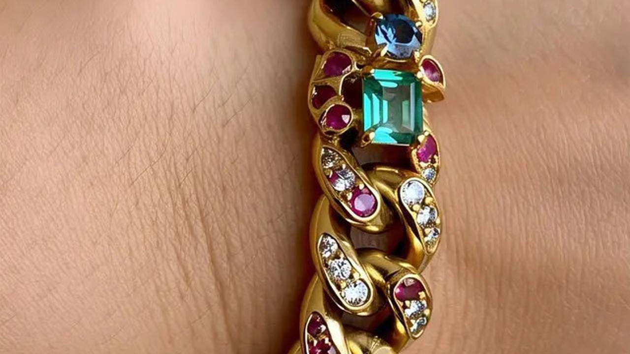 7 Model Gelang Emas Rantai dengan Batu Permata, Bikin Penampilan Harian Makin Elegan