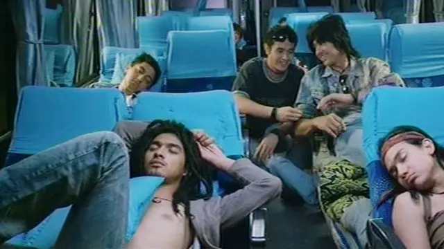 slank-halo-131219b-v.jpg