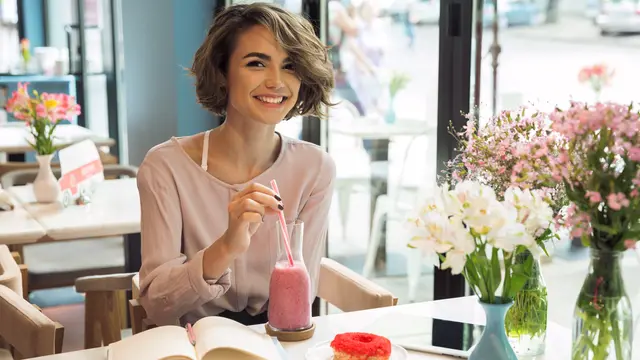 wanita juni moto zodiak