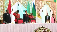 Presiden Joko Widodo atau Jokowi menghadiri jamuan santap siang kenegaraan yang digelar oleh Presiden Republik Persatuan Tanzania, Samia Suluhu Hassan, di Dar Es Salaam State House, Dar Es Salaam, pada Selasa, 22 Agustus 2023. Foto: BPMI Setpres/Muchlis Jr