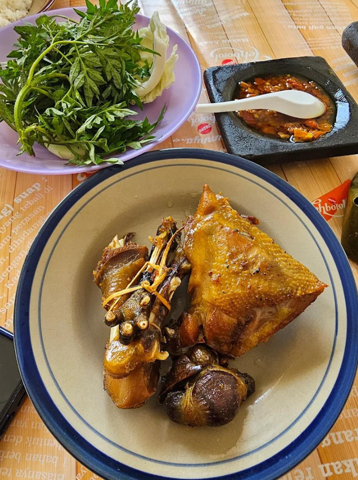 Rekomendasi Tempat Makan Ayam Goreng di Semarang