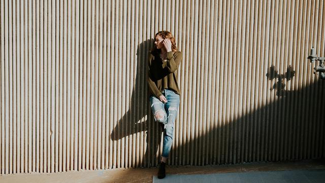 Cara Merawat Ripped Jeans yang Benar Agar Tetap Awet