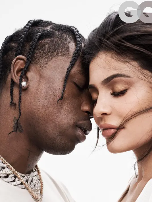 Dilansir dari GQ Magazine, Kylie Jenner dan Travis Scott sendiri tak begitu mengerti ketika ditanya mengenai kencan pertama mereka. (instagram/kyliejenner)