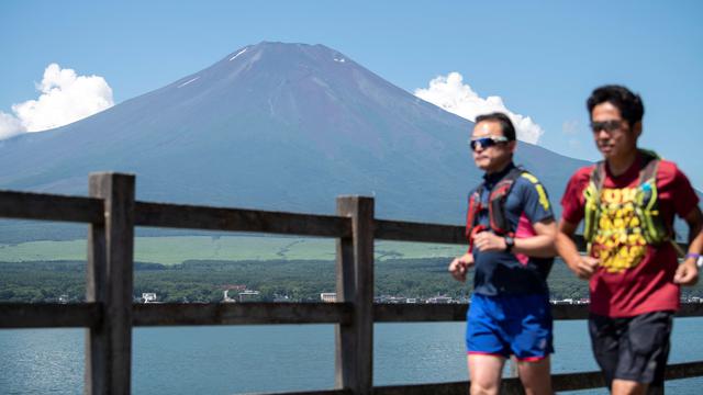 Menikmati Surya dari Puncak Gunung Fuji