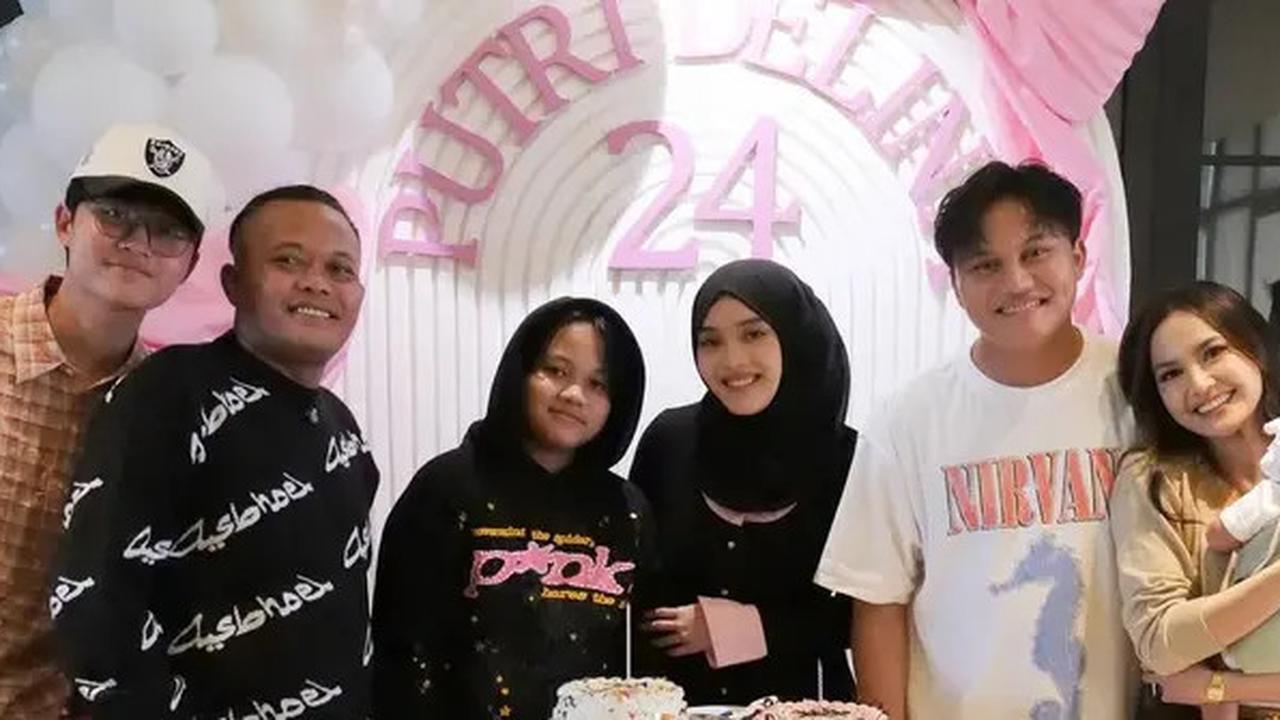 6 Potret Terbaru Mahalini dengan Outfit Cewek Bumi Sambil Gendong Baby Selina di Momen Ulang Tahun Putri Delina
