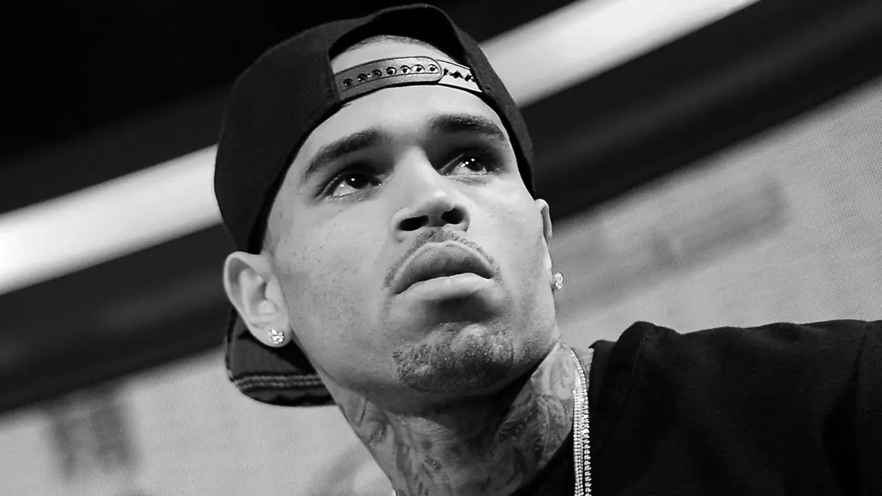 [Bintang] Chris Brown