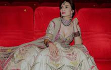 6 Potret Cantik Masayu Anastasia Pakai Busana Khas India saat Hadiri Premier Film 'Melukis Harapan di Langit India