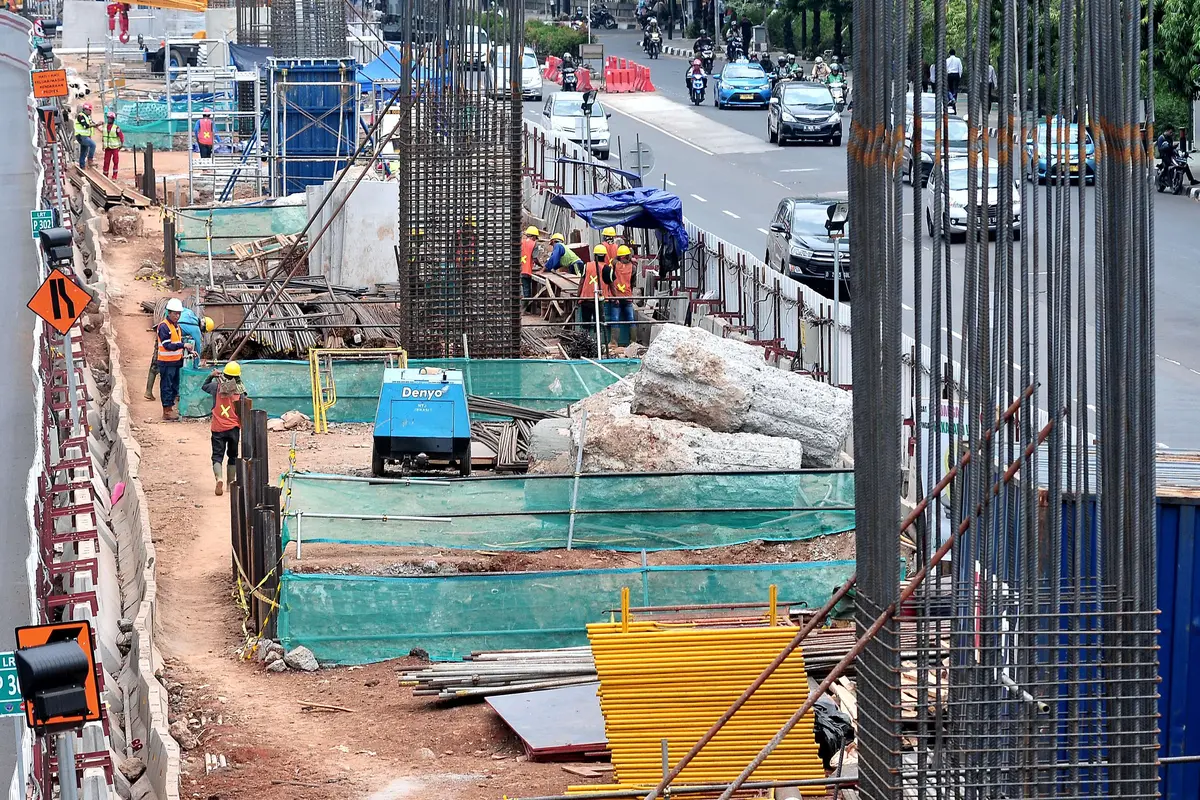 LRT Ruas Cawang-Dukuh Atas Memasuki Tahap Pengecoran Tiang Pancang