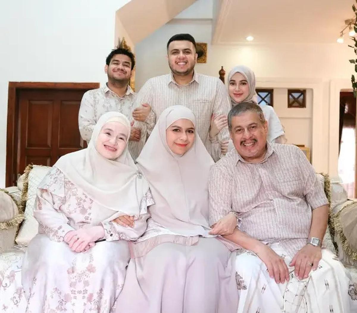 7 Potret Gender Reveal Miskah Istri Yislam, Fadil Jaidi dan Pak Muh Heboh