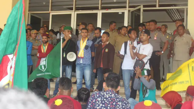 Aksi demontrasi mahasiswa NTT