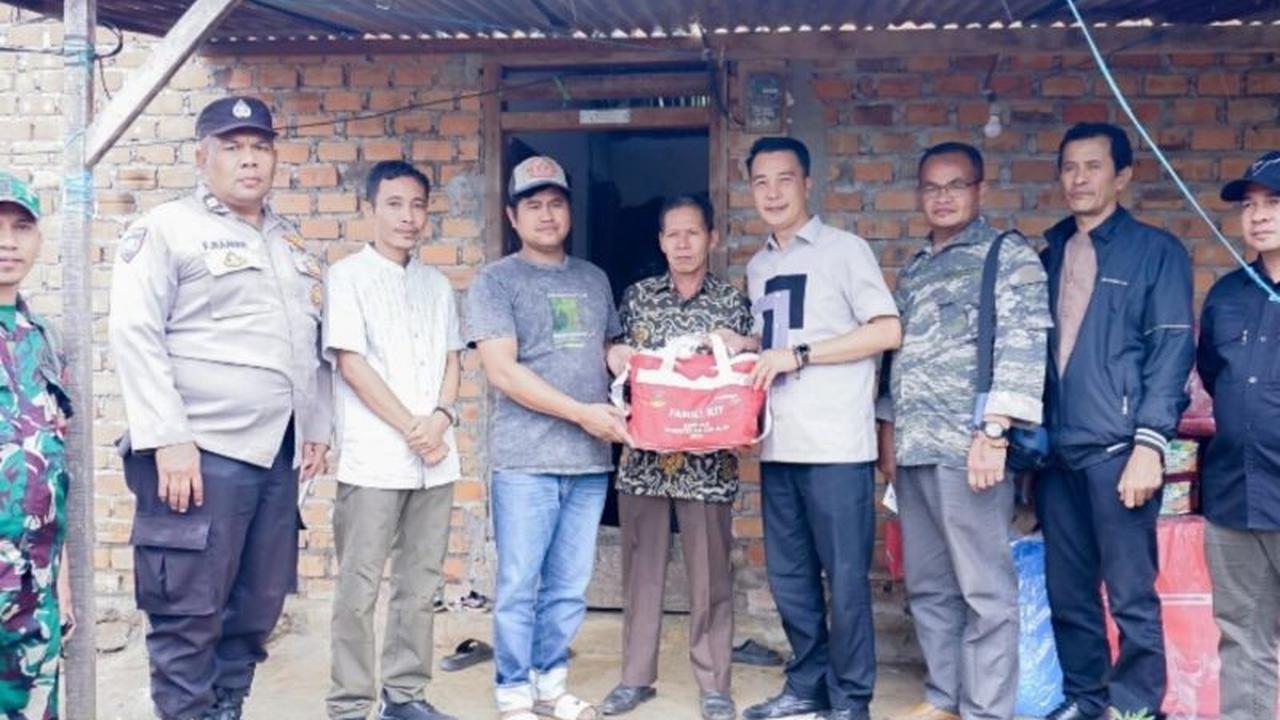 Pemkab Rejang Lebong Salurkan Bantuan Korban Angin Puting Beliung, Warga Diminta Waspada Cuaca Ekstrem