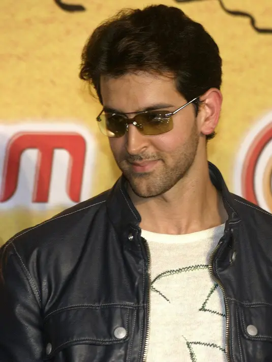 Sikap Hrithik Roshan yang tidak sombong dan  menghargai para penggemarnya tersebut tentu saja menuai pujian dari para penggemar. (Bintang/EPA)