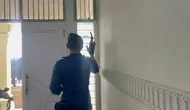 Biawak Tepergok Cari Jalan Masuk ke Rumah Mahasiswi di Lampung