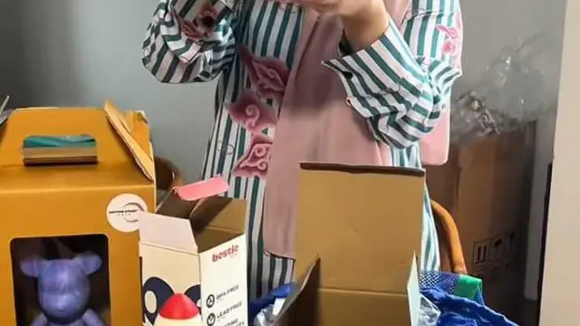 Mengintip Isi Hampers Ulang Tahun Rayyanza